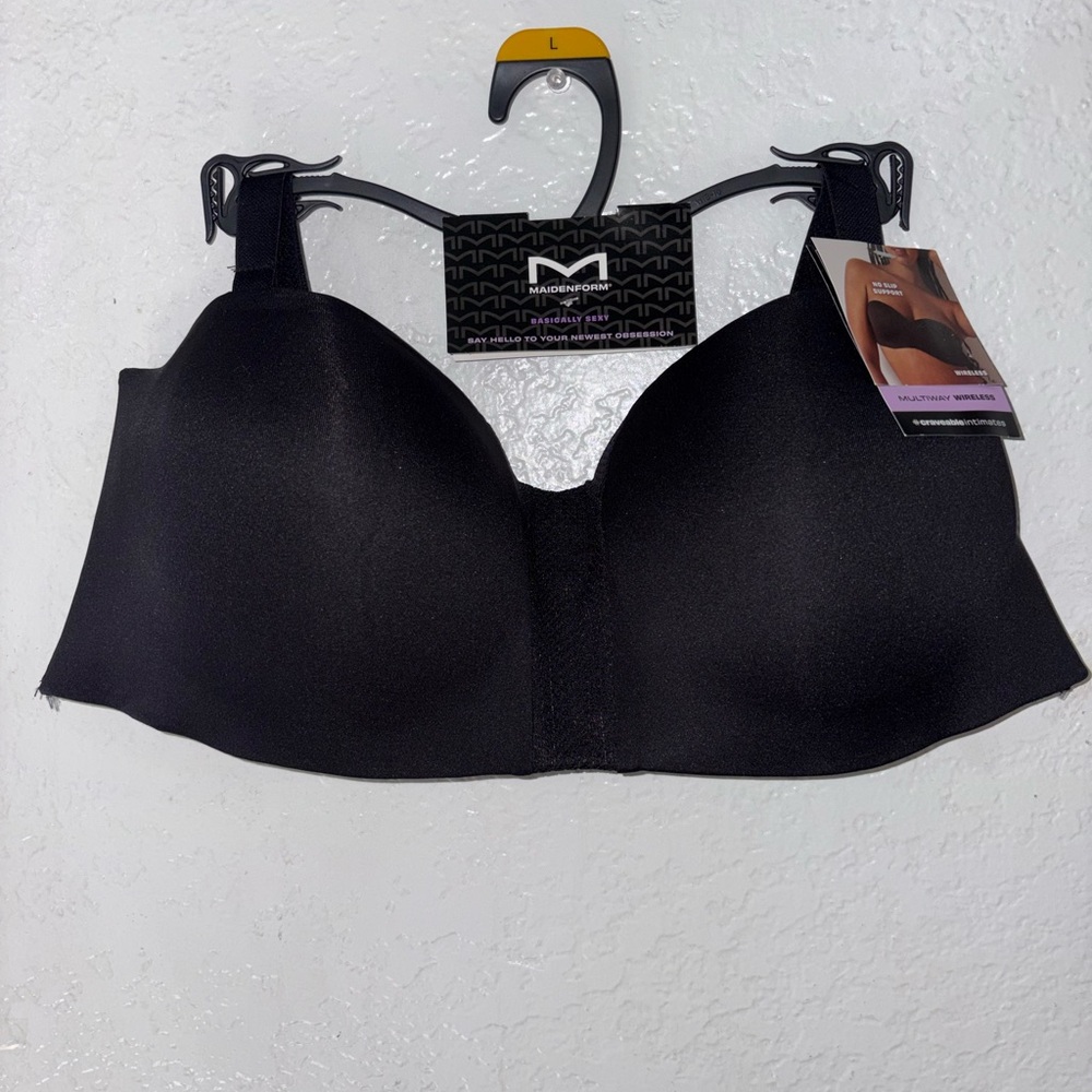 Maidenform Smooth Seamless Black Convertible to Wireless Bra